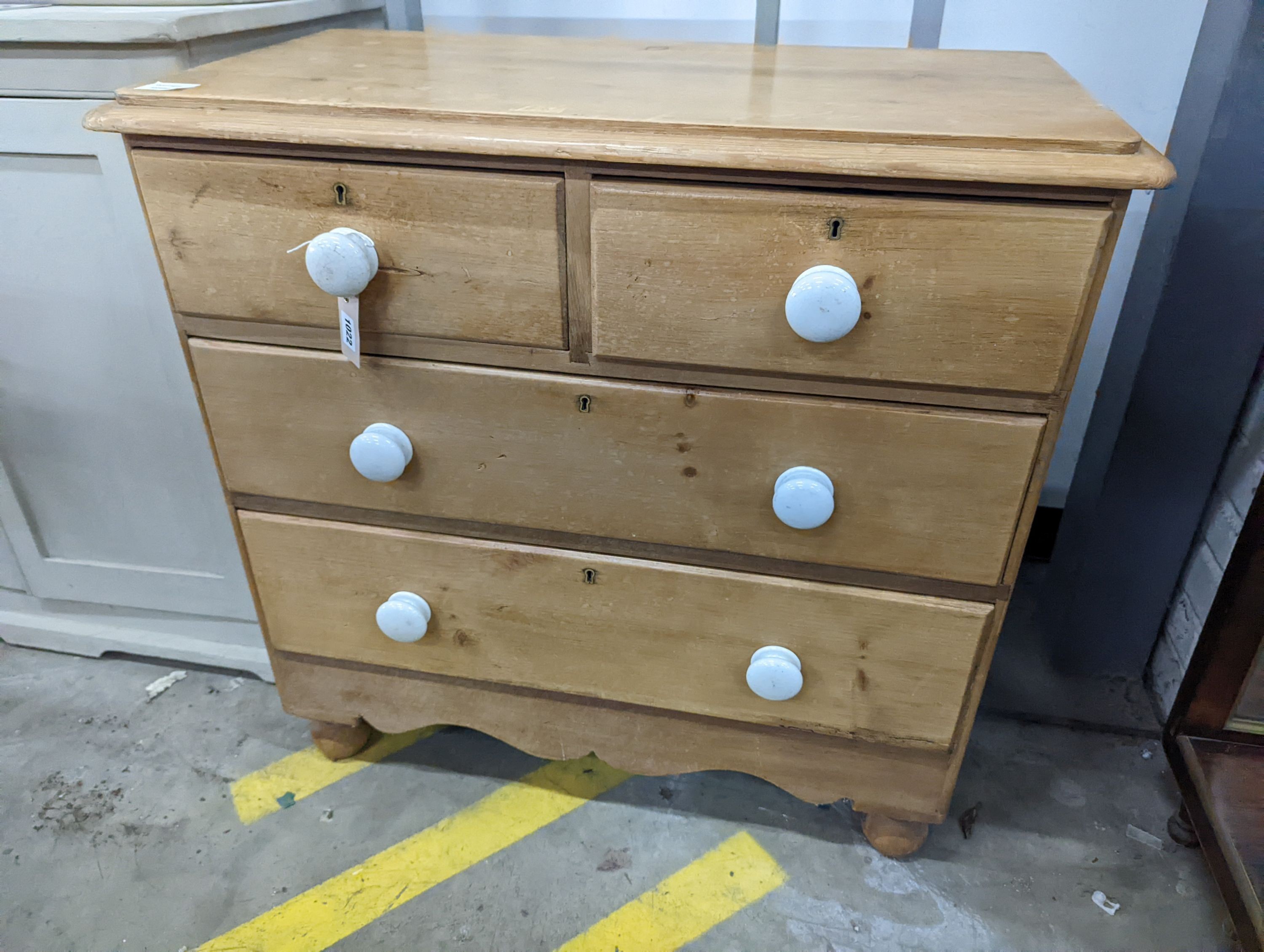 A small Victorian pine chest of four drawers, width 82cm, depth 42cm, height 81cm